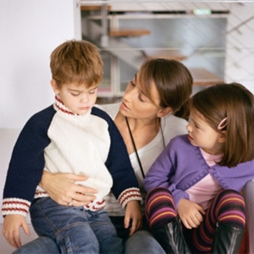 mom-talking-to-kids